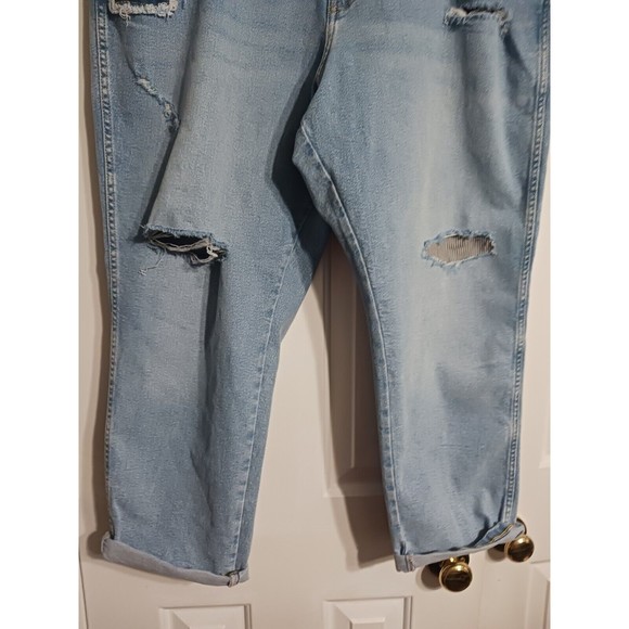 NWT Women's/Jr Girls Arizona High Rise Destructed Mom Jeans Size 23 - Picture 3 of 5